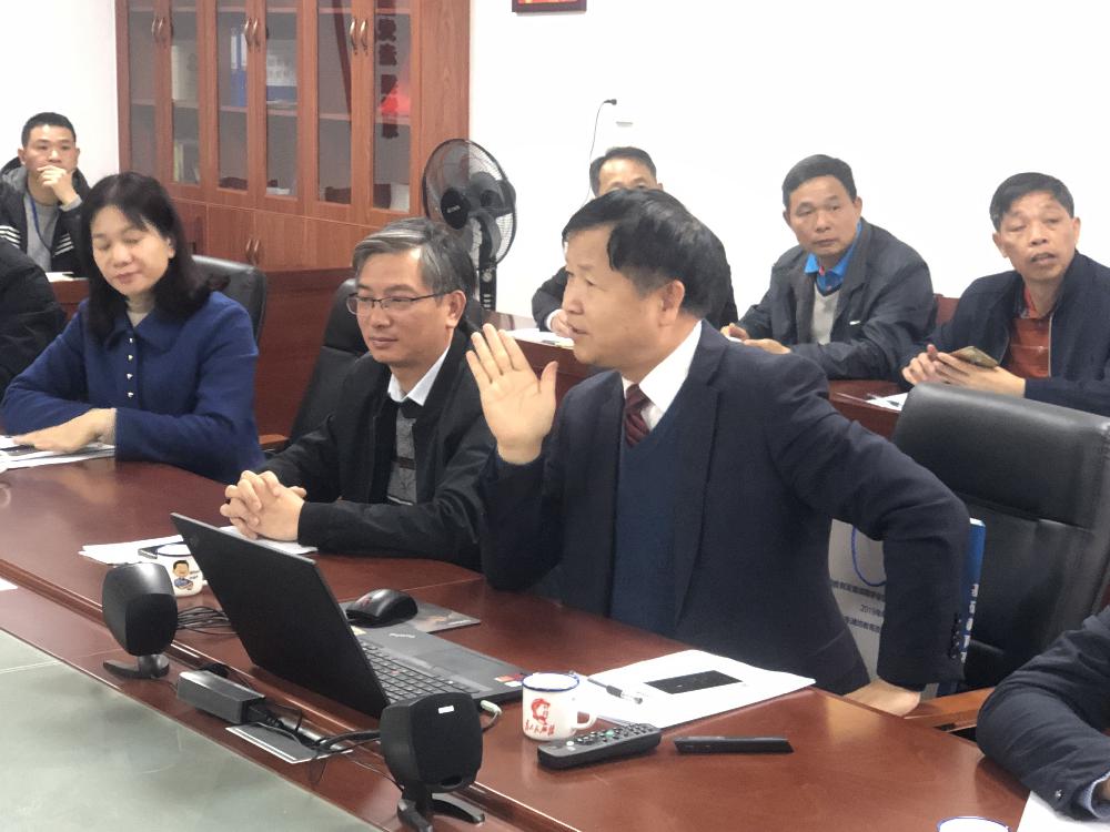 3到訪名校長、專家黃新古校長（前排右一）、于偉就校長（左一）.jpg